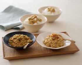 白飯によく合う万能ピリ辛ヨーグルトソース