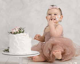 1歳の誕生日を祝う “スマッシュケーキ”とは