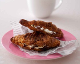 ホットサンドメーカーで外はカリカリ、中はとろ～り