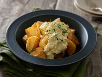 揚げ焼きポテト ヨーグルトタルタルかけ