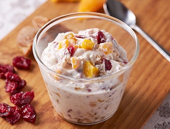 ヨーグルトのドライフルーツ漬け