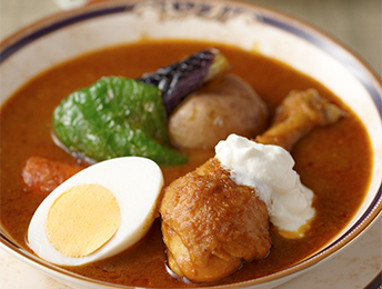 スープカレー水切りヨーグルト添え
