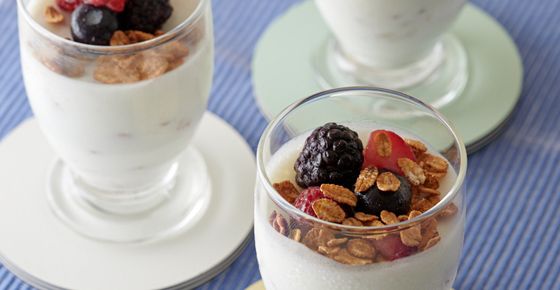 もち麦入りヨーグルトムース